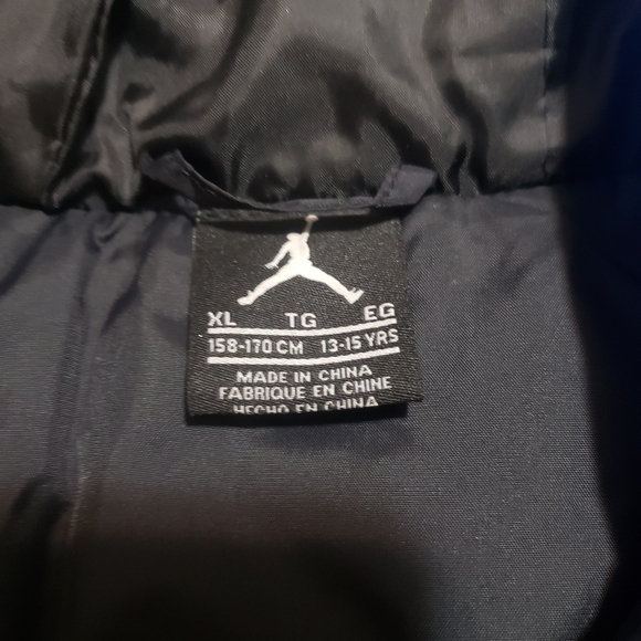 JORDAN YOUTH-13-15 YRS JACKET BLACK-BLUE...SIZE: XL - Picture 8 of 10
